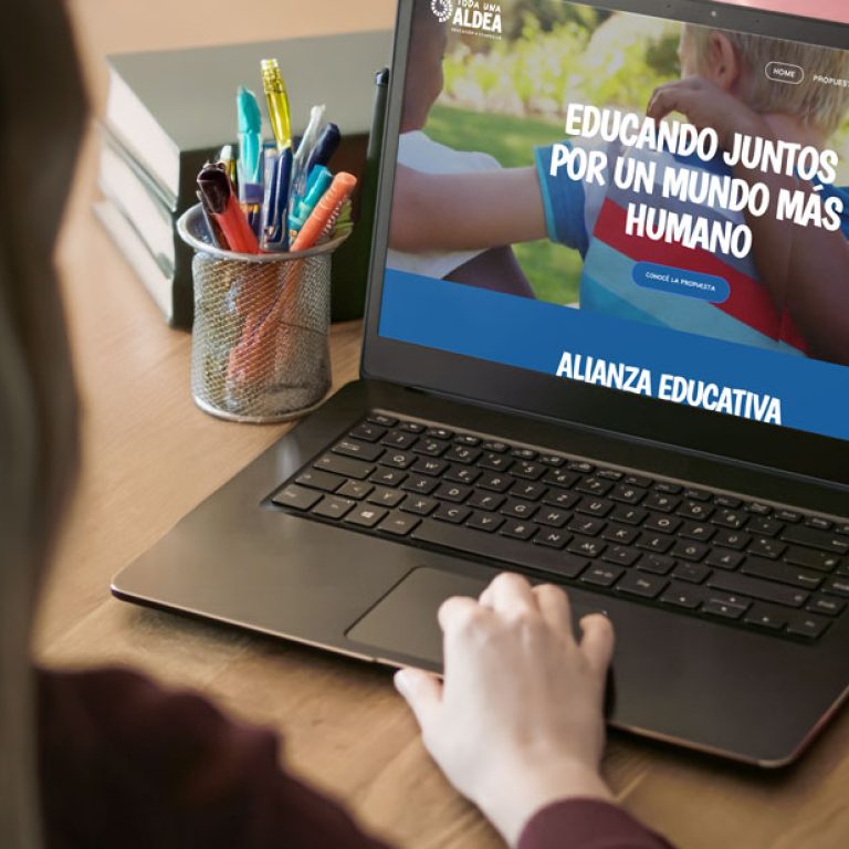 laptop_mockup_christmas_01